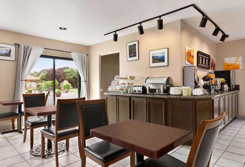 فندق Ramada By Wyndham Arcata