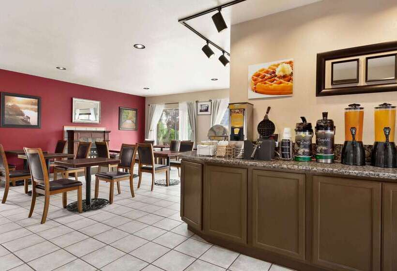 فندق Ramada By Wyndham Arcata