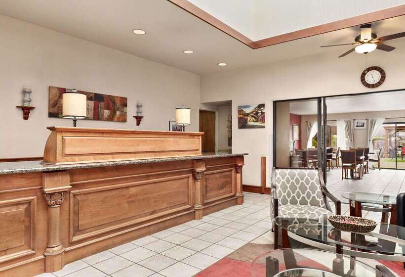 فندق Ramada By Wyndham Arcata