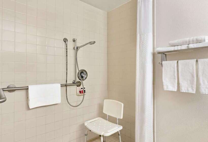 فندق Ramada By Wyndham Arcata