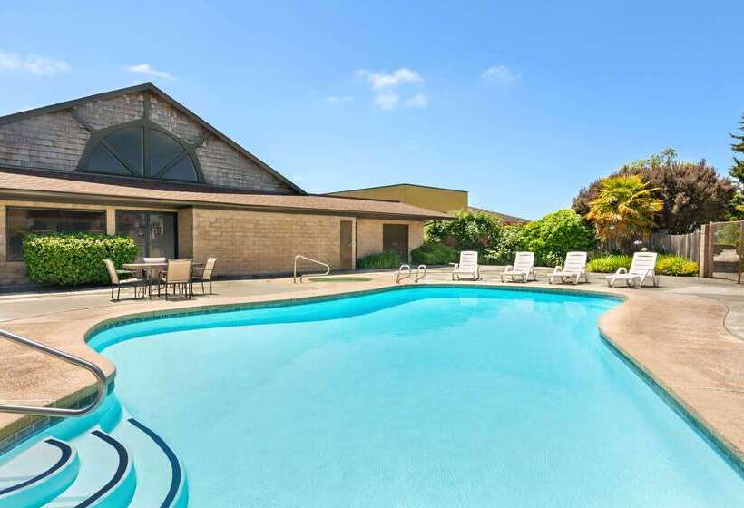 فندق Ramada By Wyndham Arcata