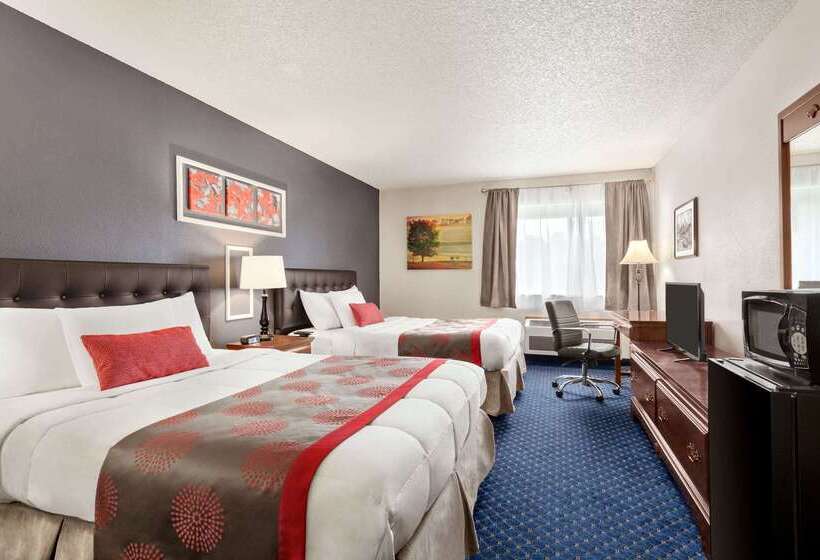 فندق Ramada By Wyndham Arcata