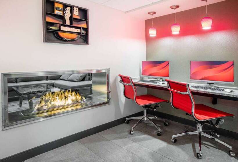 هتل Ramada By Wyndham Austin South
