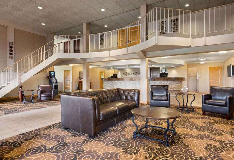 בית מלון כפרי Ramada By Wyndham Bismarck