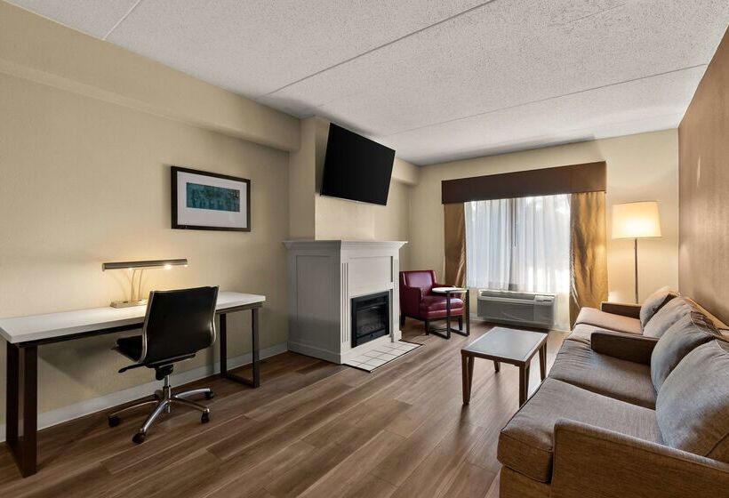 호텔 Ramada By Wyndham Harrisburg/hershey Area