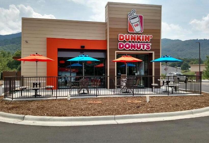 ホテル Ramada By Wyndham Harrisonburg