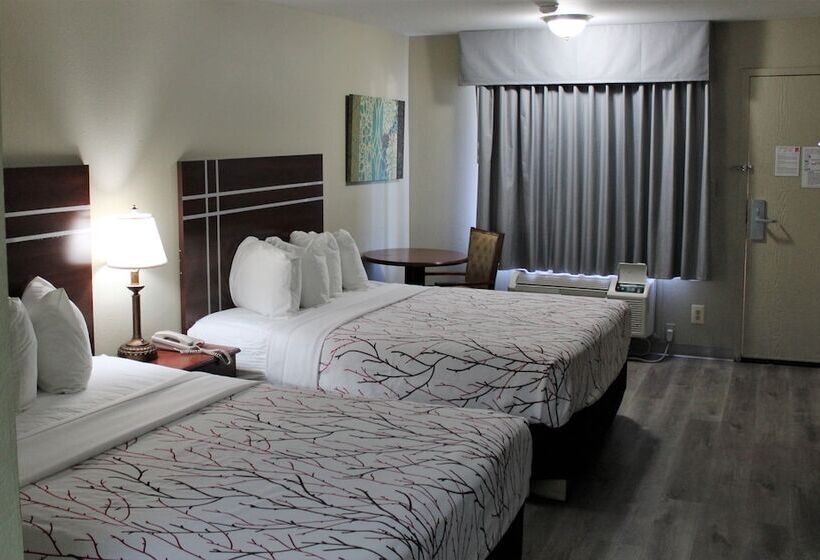 فندق Rancho San Diego Inn & Suites