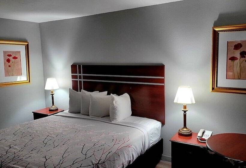 فندق Rancho San Diego Inn & Suites