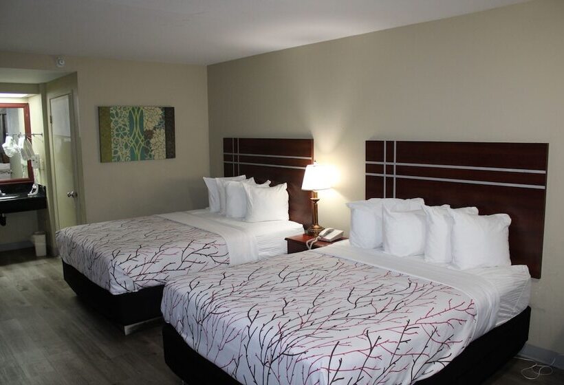 فندق Rancho San Diego Inn & Suites