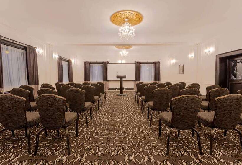 هتل Retlaw, Trademark Collection By Wyndham