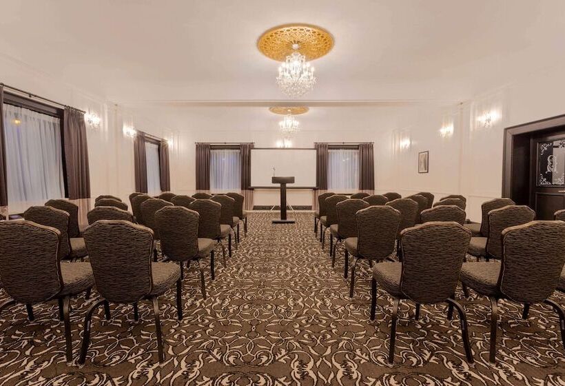 هتل Retlaw, Trademark Collection By Wyndham