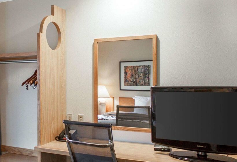 Отель Rodeway Inn Airport