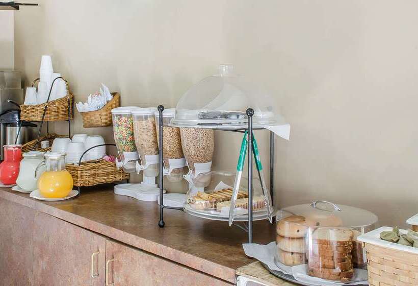 Отель Rodeway Inn