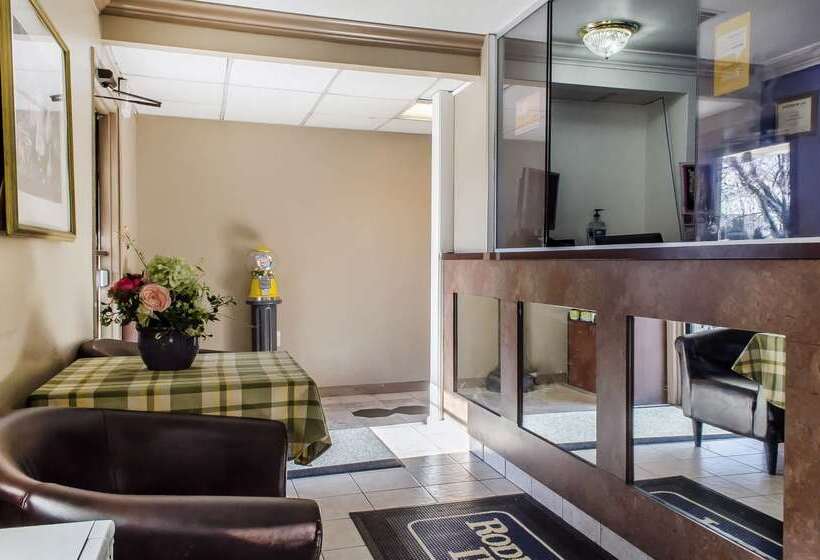 Отель Rodeway Inn