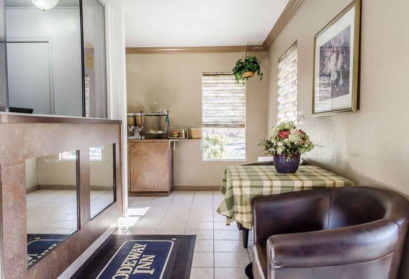 Отель Rodeway Inn