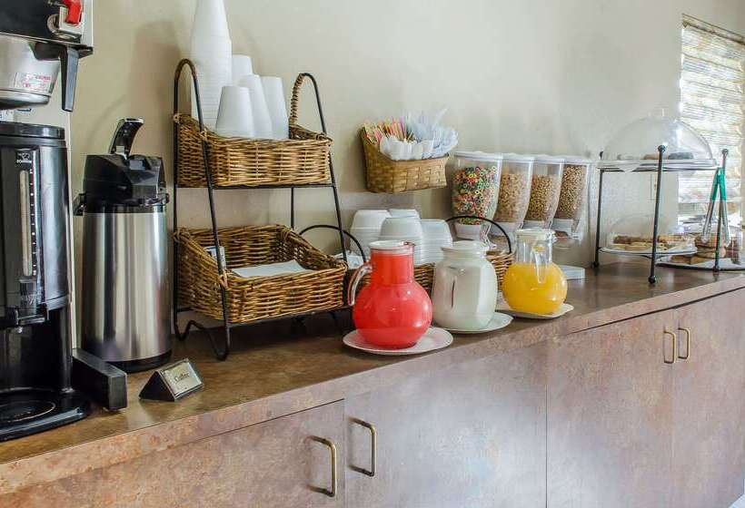 Отель Rodeway Inn