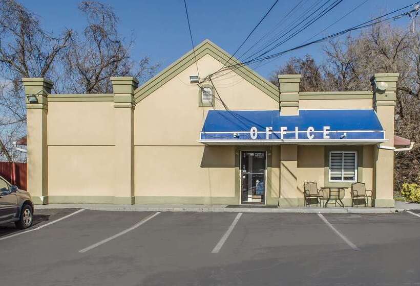 Отель Rodeway Inn