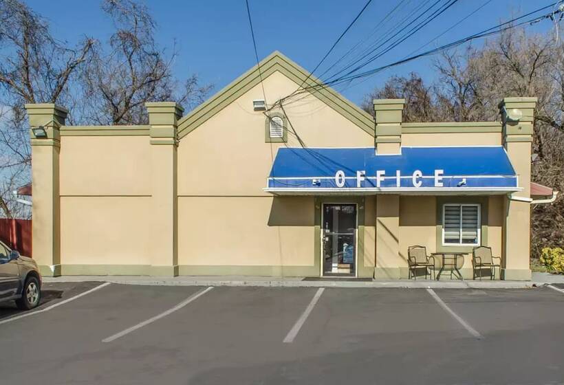 Отель Rodeway Inn