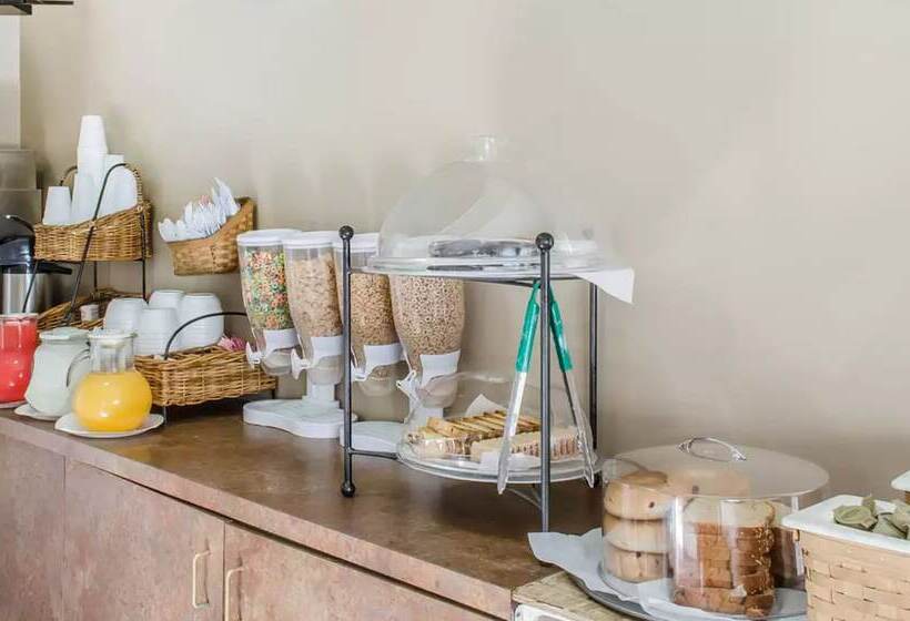 Отель Rodeway Inn