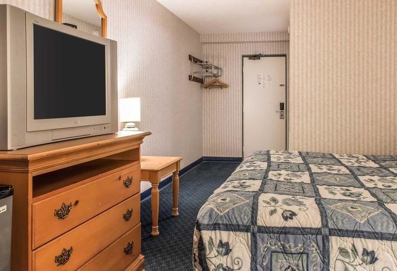 호텔 Rodeway Inn Amish Country