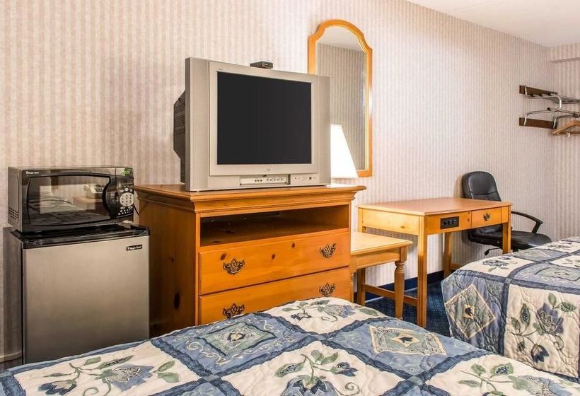 호텔 Rodeway Inn Amish Country