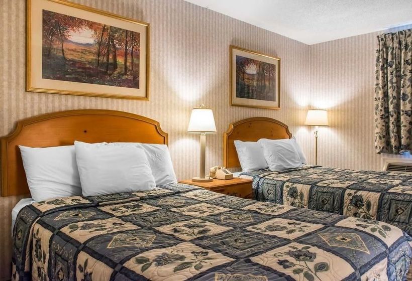 호텔 Rodeway Inn Amish Country