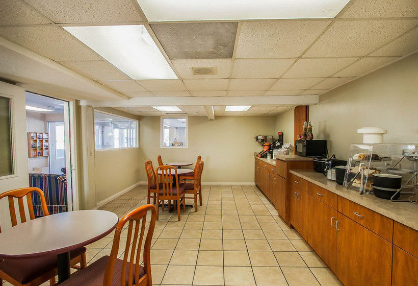 Отель Rodeway Inn Effingham