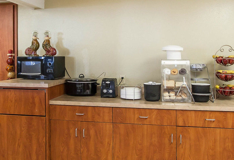 Отель Rodeway Inn Effingham