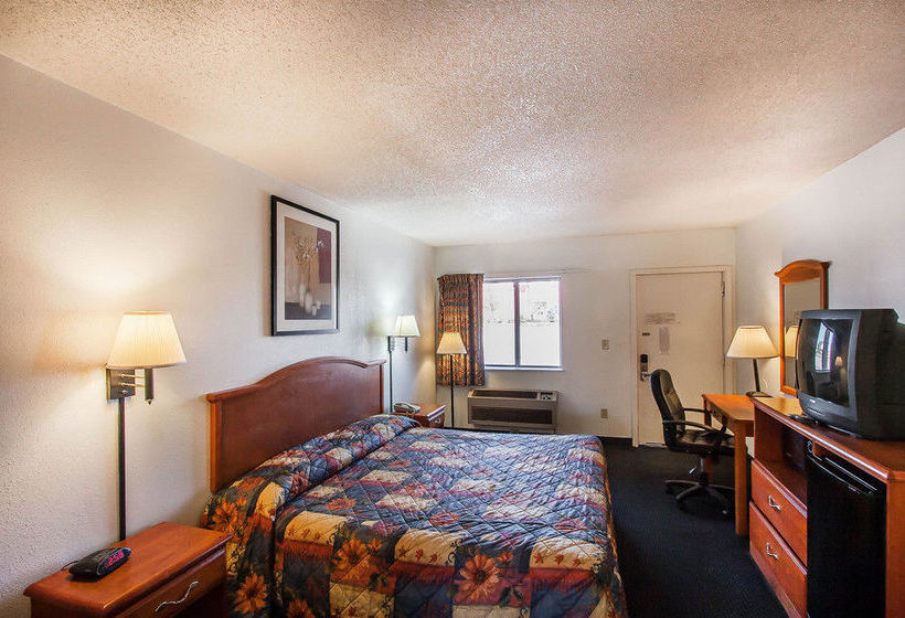 Отель Rodeway Inn Effingham