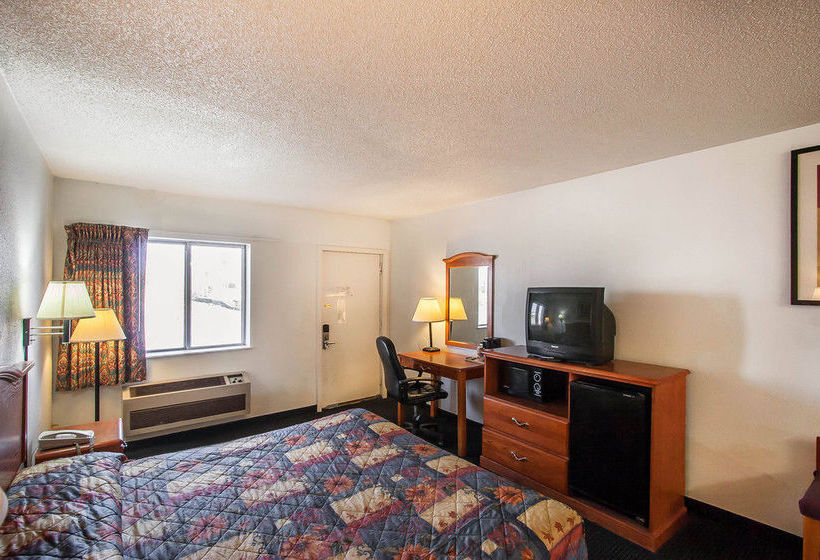 בית מלון כפרי Rodeway Inn Effingham