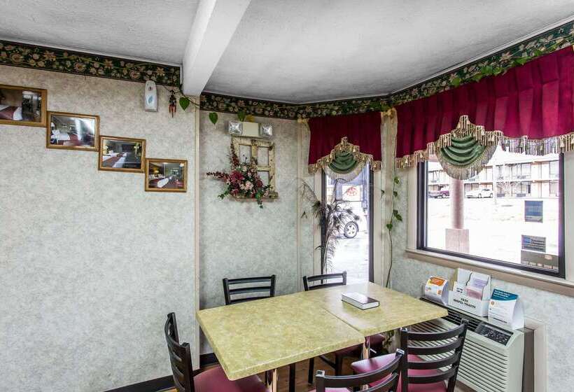 فندق Rodeway Inn