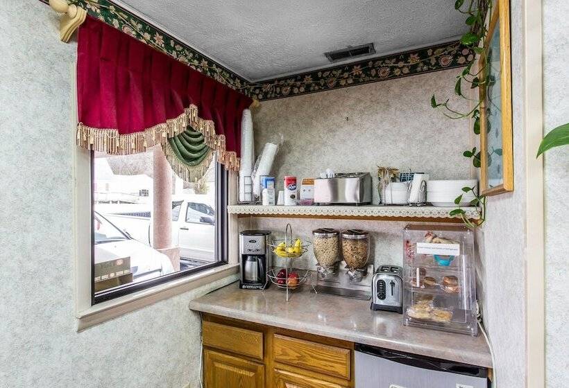 فندق Rodeway Inn