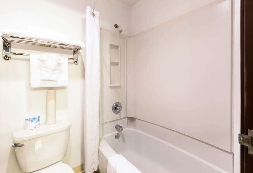 Отель Super 8 By Wyndham Grand Island