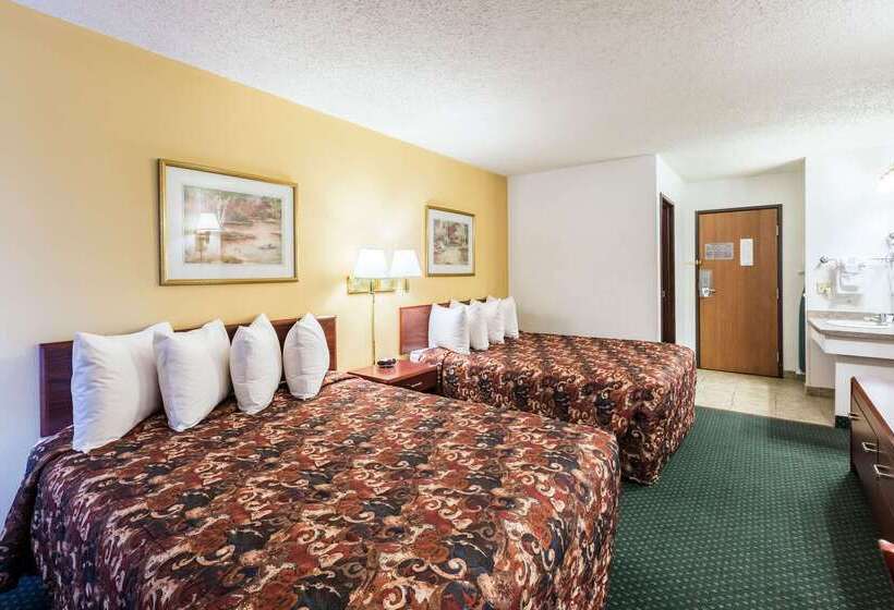 Отель Super 8 By Wyndham Grand Island