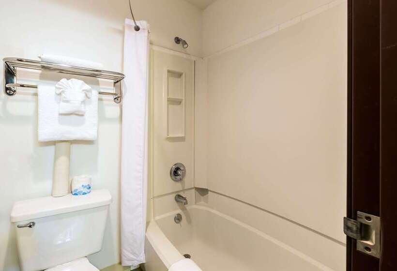 Отель Super 8 By Wyndham Grand Island