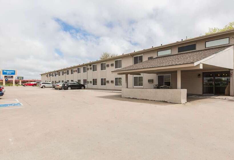 Отель Super 8 By Wyndham Grand Island