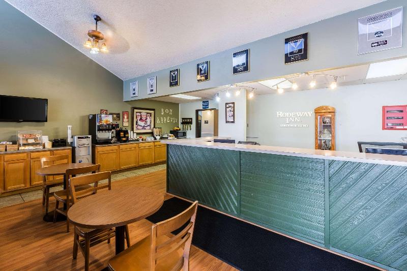 Отель Super 8 By Wyndham Grand Island