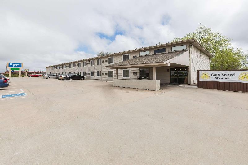 Отель Super 8 By Wyndham Grand Island