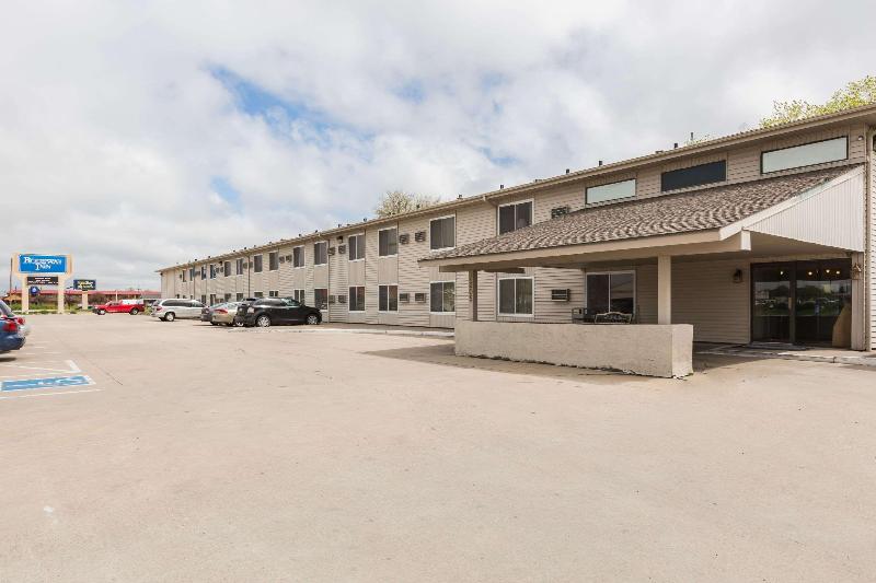 Отель Super 8 By Wyndham Grand Island