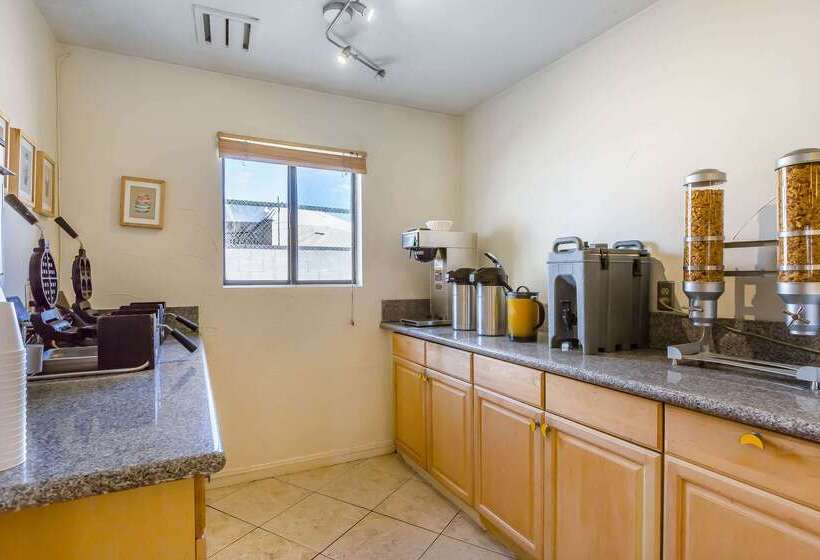 호텔 Rodeway Inn Magic Mountain Area