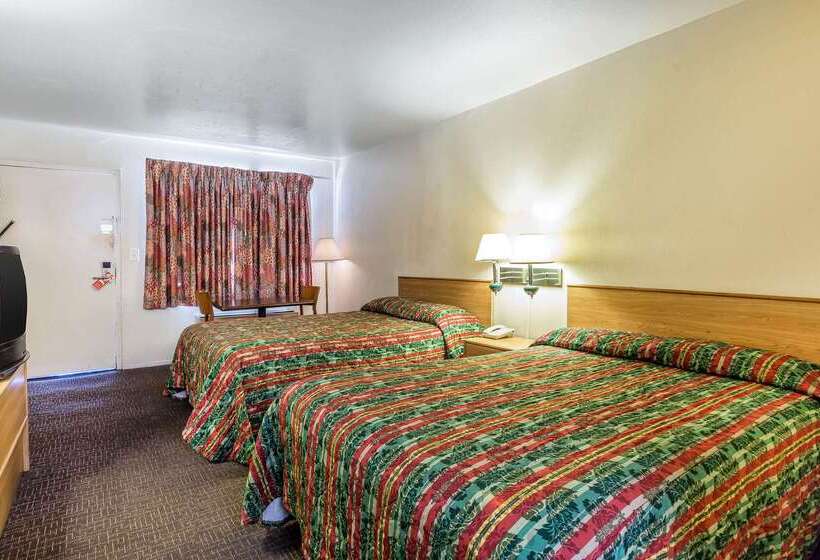 ホテル Rodeway Inn Magic Mountain Area