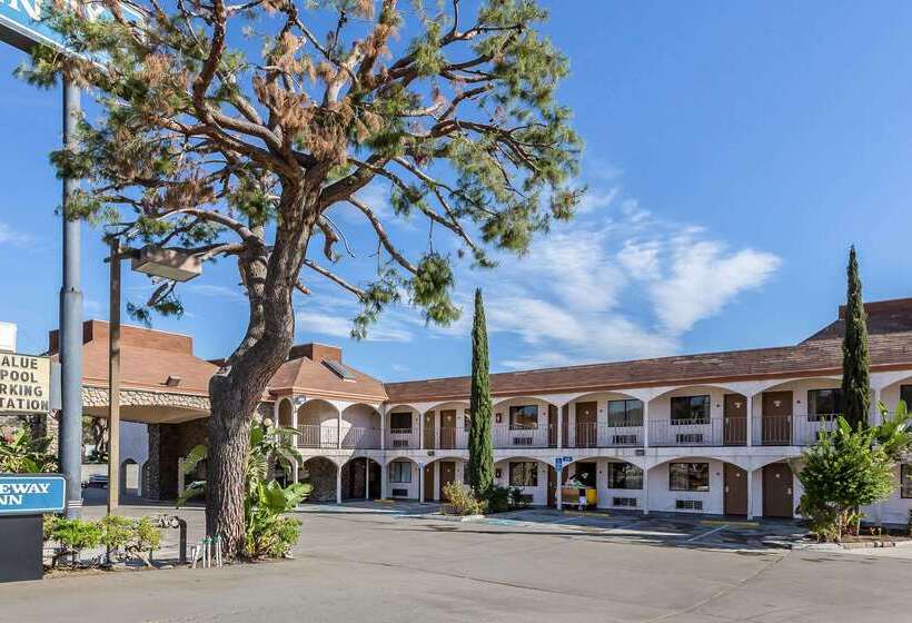 호텔 Rodeway Inn Magic Mountain Area