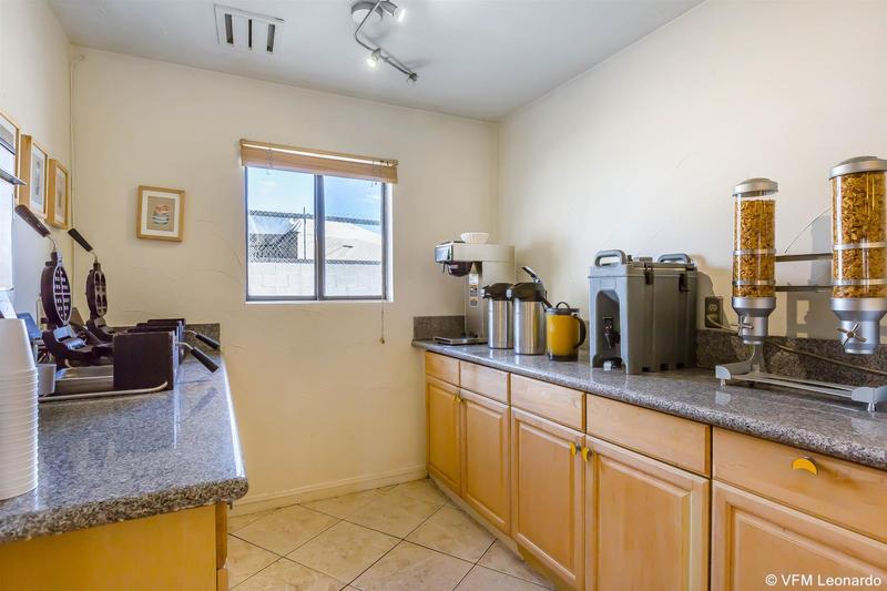 בית מלון כפרי Rodeway Inn Magic Mountain Area