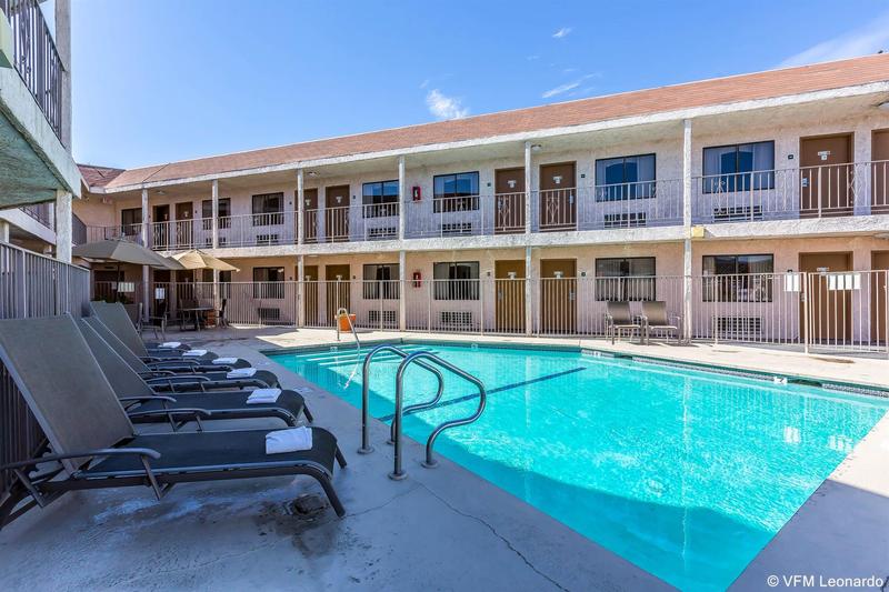 ホテル Rodeway Inn Magic Mountain Area