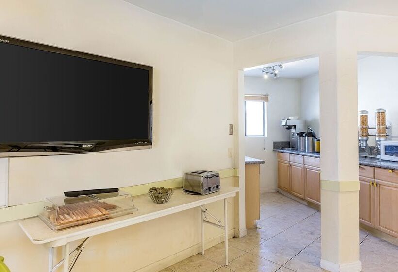 호텔 Rodeway Inn Magic Mountain Area