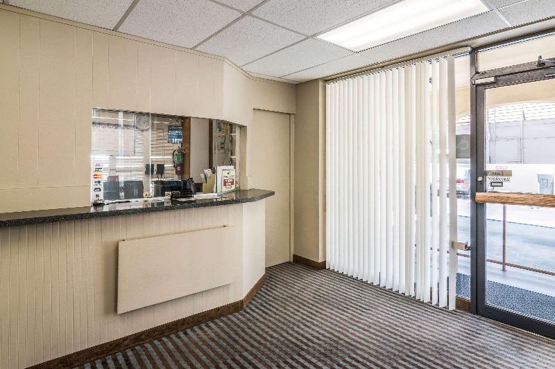 فندق Rodeway Inn Regalodge