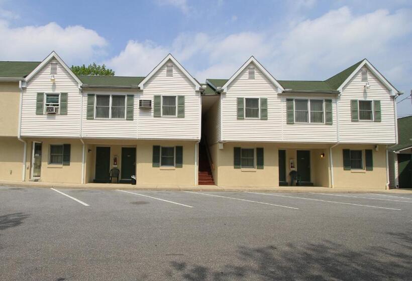 Отель Rodeway Inn & Suites Hershey