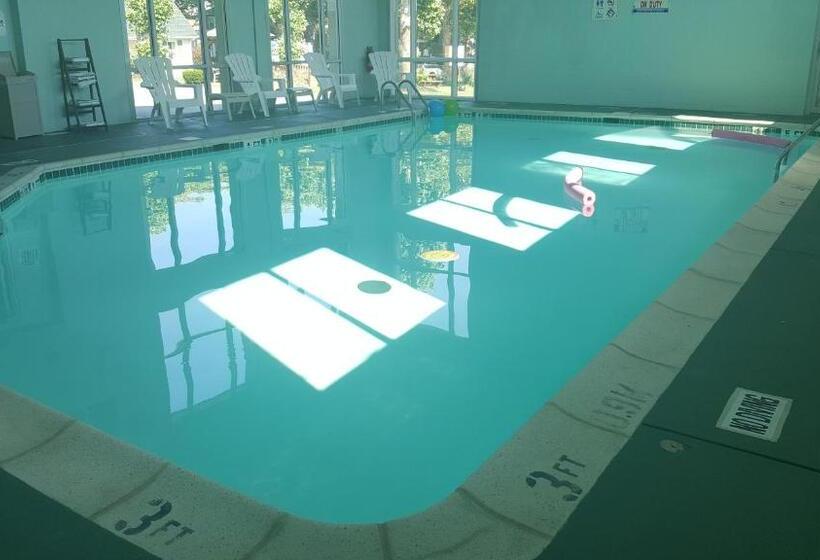 Отель Rodeway Inn & Suites Hershey