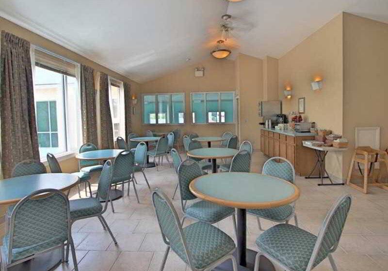 Отель Rodeway Inn & Suites Hershey