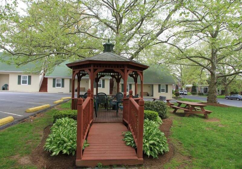 Отель Rodeway Inn & Suites Hershey